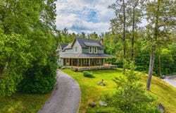 11 North Point Rd, Long Lake, NY 12847