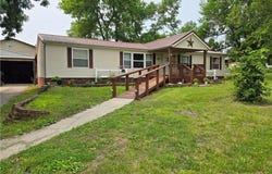 423 Elm Street, Mound City, KS 66056