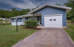 410 Highland Dr, Arkansas City, KS 67005