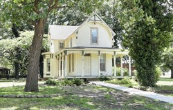 108 N Cranmer St, Conway Springs, KS 67031