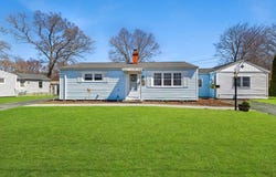 20 James St, Bellingham, MA 02019