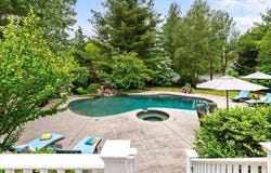 1 Preston Circle, Andover, MA 01810