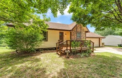 1604 E Sycamore Street, Ozark, MO 65721