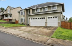 1211 W F PL, La Center, WA 98629
