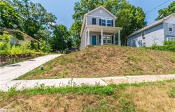 492 Douglas Street, Akron, OH 44307