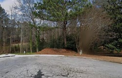 2348 Dakota Trail SW, Lilburn, GA 30047
