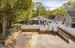 220 CAROLINE AVENUE, VILLAS, NJ 08251