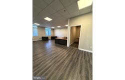 304 CORPORATE Drive E, LANGHORNE, PA 19047