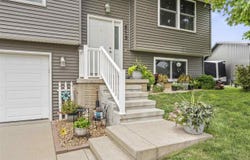 513 N Nemora Ave, Oxford, IA 52322