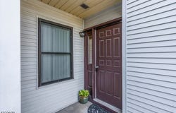 214 Spruce Ct, Raritan Twp., NJ 08822-3102