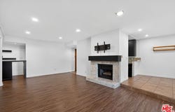 12940 Riverside Dr, Sherman Oaks, CA 91423