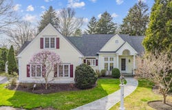 81 Osterville W Barnstable Road, Osterville, MA 02655