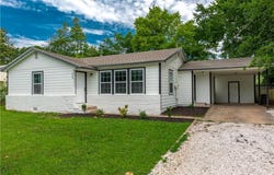 1908 Lawson  ST, Fayetteville, AR 72703