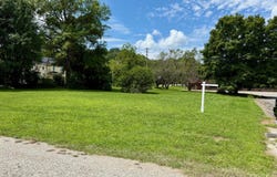 28 LUMBER Street, Beattyville, KY 41311