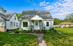 4467 S Nicholson Ave, Saint Francis, WI 53235