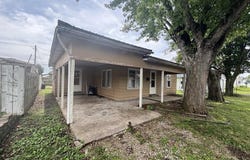 316 S 12th and 1/2 Street, Vincennes, IN 47591