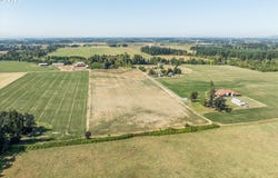 31601 S YODER Rd, Hubbard, OR 97032
