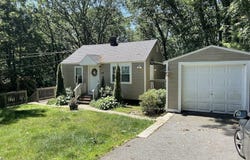 48 County Rd, Andover, MA 01810