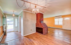 32 GAPING ROCK ROAD, LEVITTOWN, PA 19057