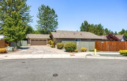 1542 SW Yucca Drive, Grants Pass, OR 97527