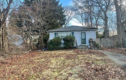438 Auborn Avenue, Shirley, NY 11967