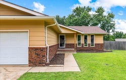1621 N Baltimore Ct, Derby, KS 67037