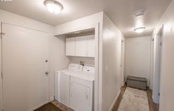 418 STONEWOOD Dr, Eugene, OR 97405