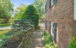 240 S Park Drive, Aurora, OH 44202