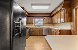 903 Maple Ave, Cushing, TX 75760