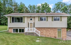 N1572 Hamilton Lakes, Vulcan, MI 49892