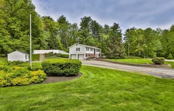 9 Edinburgh Drive, Bedford, NH 03110