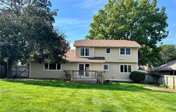 1683 NW 100th Place, Clive, IA 50325