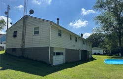 607 Harrison Street, Louisville, OH 44641