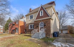 876 Eloise Drive, Cleveland Heights, OH 44112