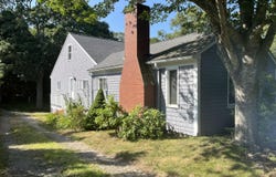 89 Swift Avenue, Osterville, MA 02655