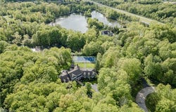 17980 Windy Lakes Circle, Chagrin Falls, OH 44023