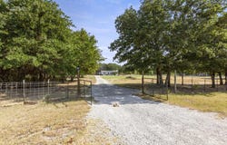 313 Hogan Lane, Whitesboro, TX 76273
