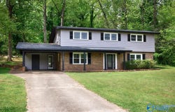 1806 Becky Lane, Scottsboro, AL 35769