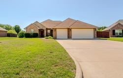 1925 Mt Vernon Rd, Enid, OK 73703