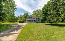 1165 Royalwood Road, Broadview Heights, OH 44147