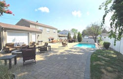 18 E MAPLE AVENUE, BELLMAWR, NJ 08031