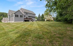 31 Prospect Hill Dr, Tewksbury, MA 01876