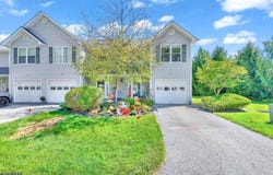 17 Beechmont Ter, Hardyston Twp., NJ 07419-9724