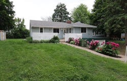 1256 Highway 36 W, Roseville, MN 55113