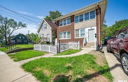 2405 N SHERIDAN Road, Peoria, IL 61604