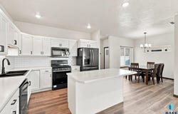 3500 S Chalice Pl, Sioux Falls, SD 57106