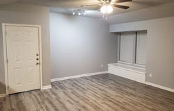 1221 W Hopkins ST, San Marcos, TX 78666