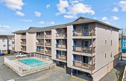 505 Carolina Beach Avenue N, Carolina Beach, NC 28428