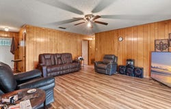 205 Hall St, Omaha, TX 75571