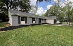 2227 Lakeland Lane, Fort Wayne, IN 46815-7723